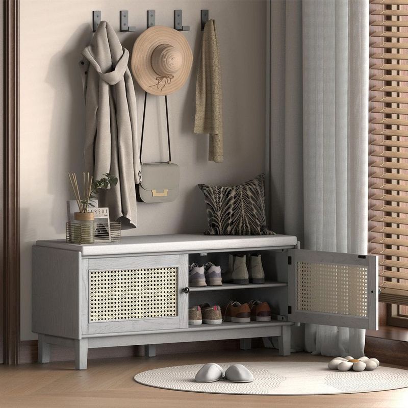 Harper & Bright Designs - Gray Wash 43.1 in. Storage Bench with Removable Beige Cushion, 2 Rattan Door Cabinet for Entryway, Bedroom, Living Room