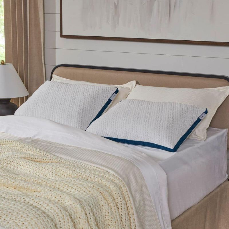 LA-Z-BOY - Hybrid Pillow Featuring Serene Foam, Standard